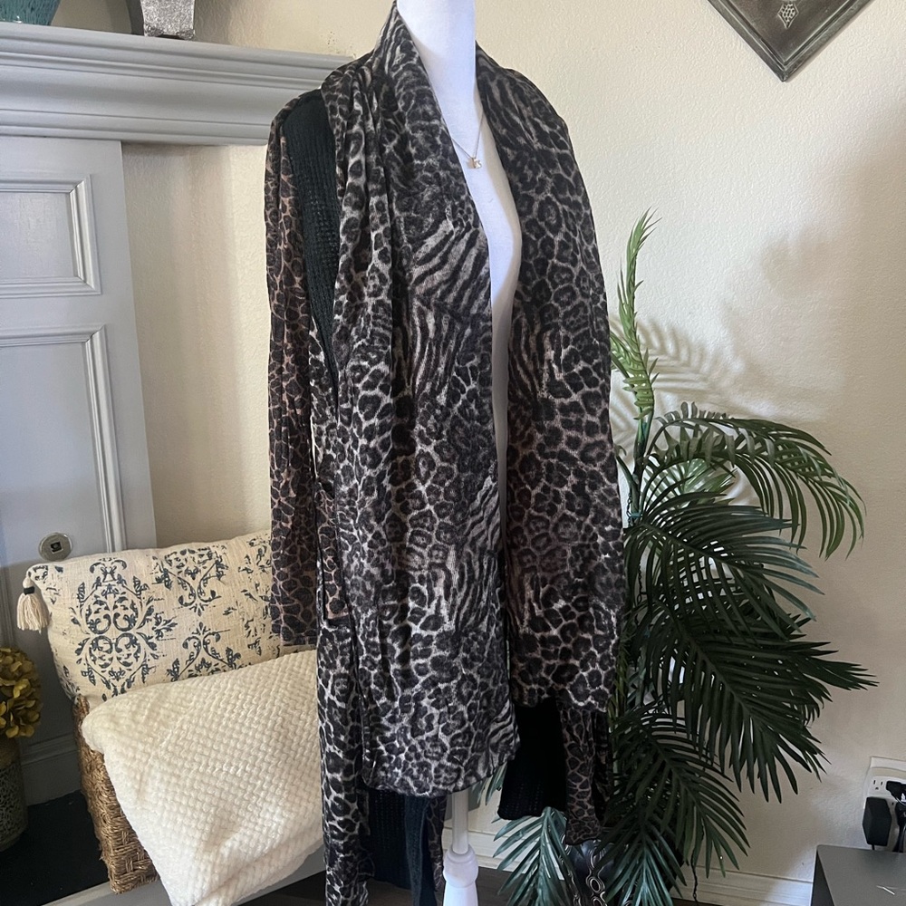 High Secret Long Animal Print Sweater Duster Size XL